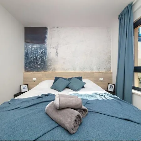 Apartment Blue Banjole